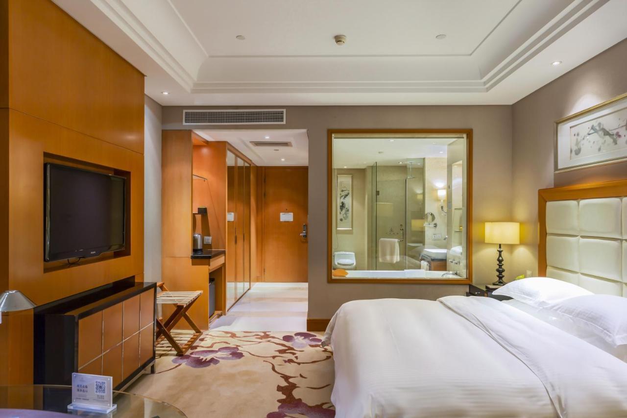 ホテル Wyndham Xinyang Downtown エクステリア 写真