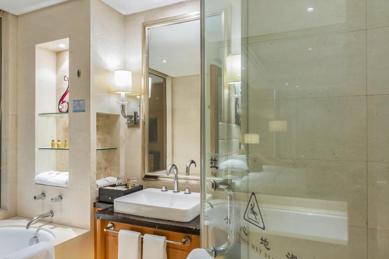 ホテル Wyndham Xinyang Downtown エクステリア 写真