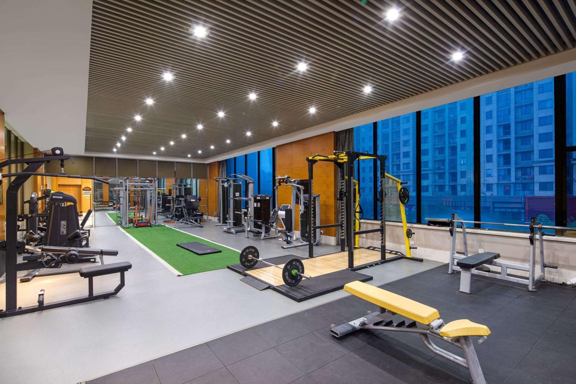 ホテル Wyndham Xinyang Downtown エクステリア 写真