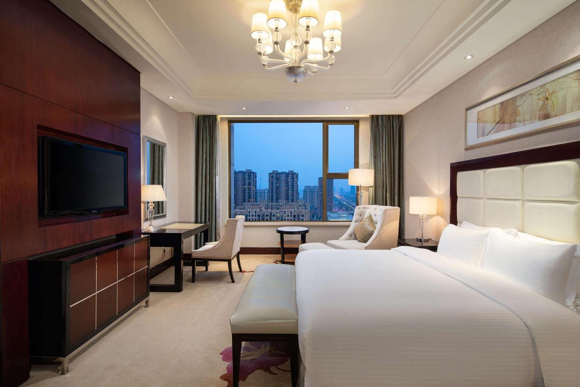 ホテル Wyndham Xinyang Downtown エクステリア 写真